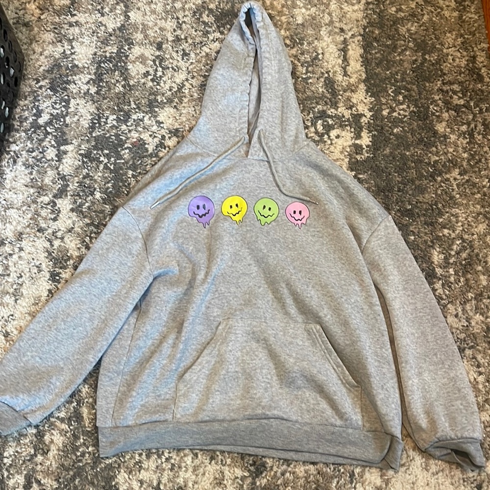 L hoodie SHEIN